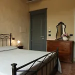 Di Vin Roero 住宿加早餐酒店